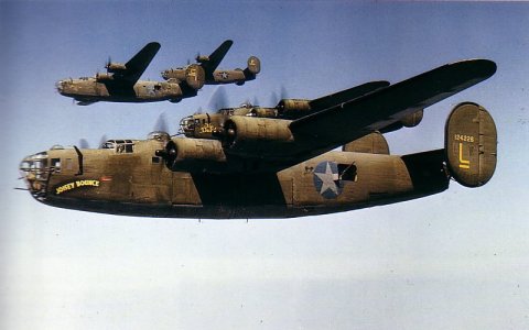 Bombarderos B-24D del 93 Grupo de Bombardeo de la 8ª Fuerza Aérea