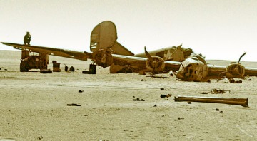 El "Lady Be Good" tal como fue encontrado en el desierto de Libia en 1959 (Fuente: U.S. Air Force)